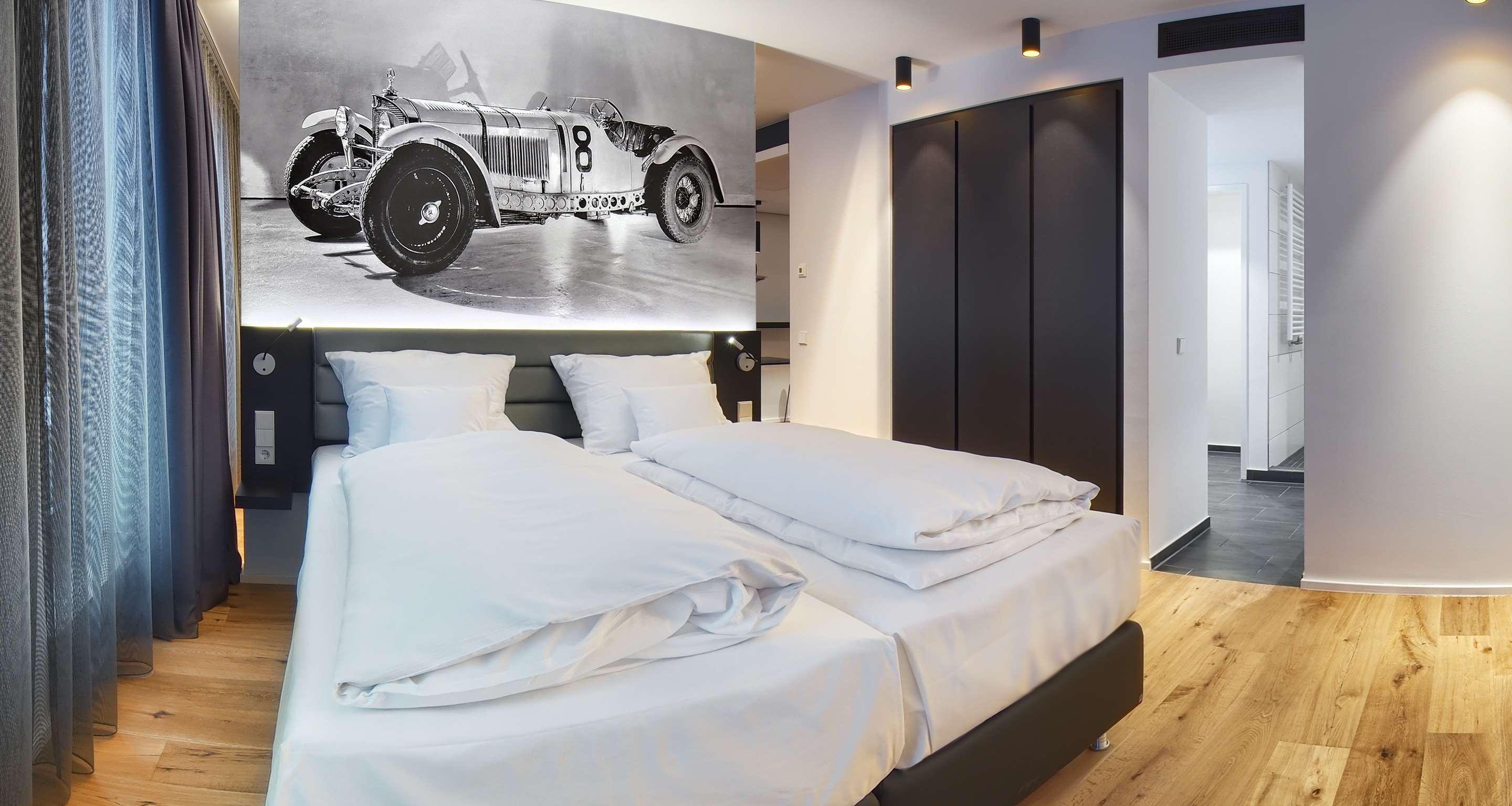 V8 Hotel Motorworld Region Stuttgart Μπέμπλινγκεν Εξωτερικό φωτογραφία