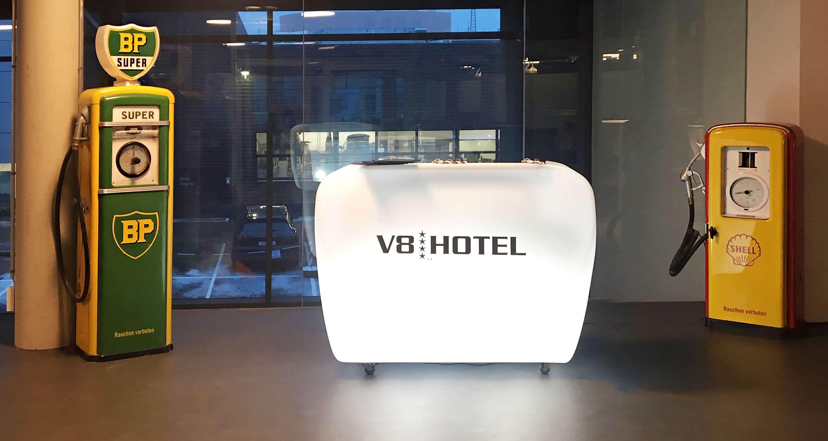 V8 Hotel Motorworld Region Stuttgart Μπέμπλινγκεν Εξωτερικό φωτογραφία